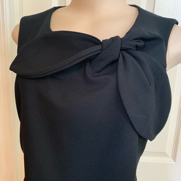 Banana Republic Tops - BANANA REPUBLIC Sleeveless Black Blouse